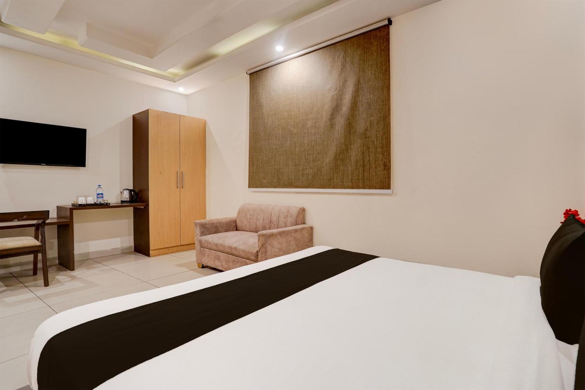 Super Townhouse Airport Road Delhi Hotel Ню Делхи Екстериор снимка