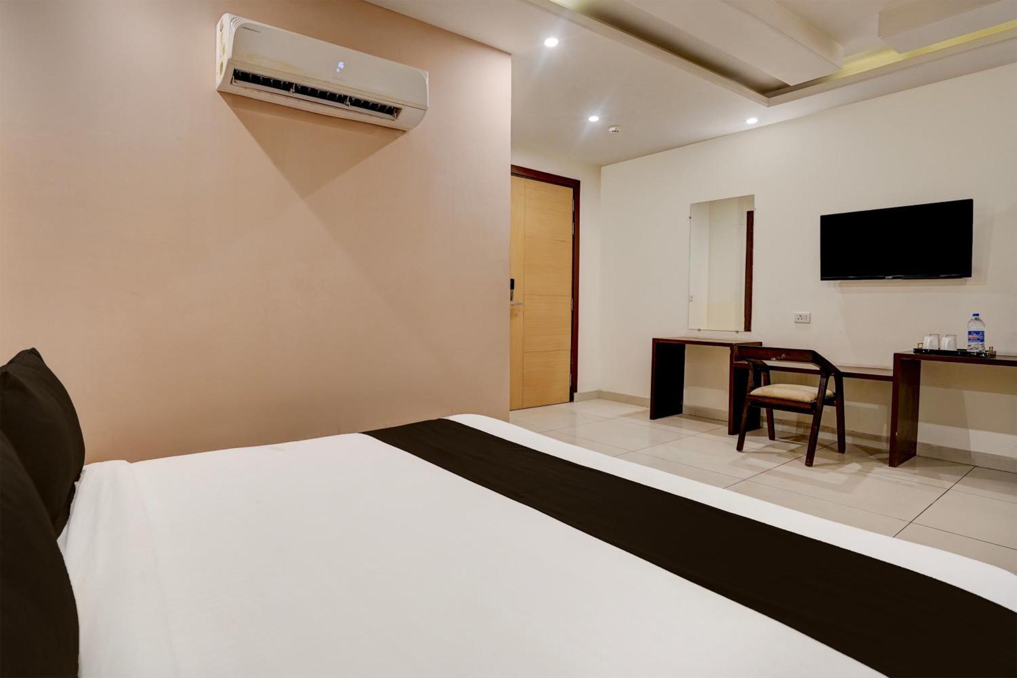Super Townhouse Airport Road Delhi Hotel Ню Делхи Екстериор снимка