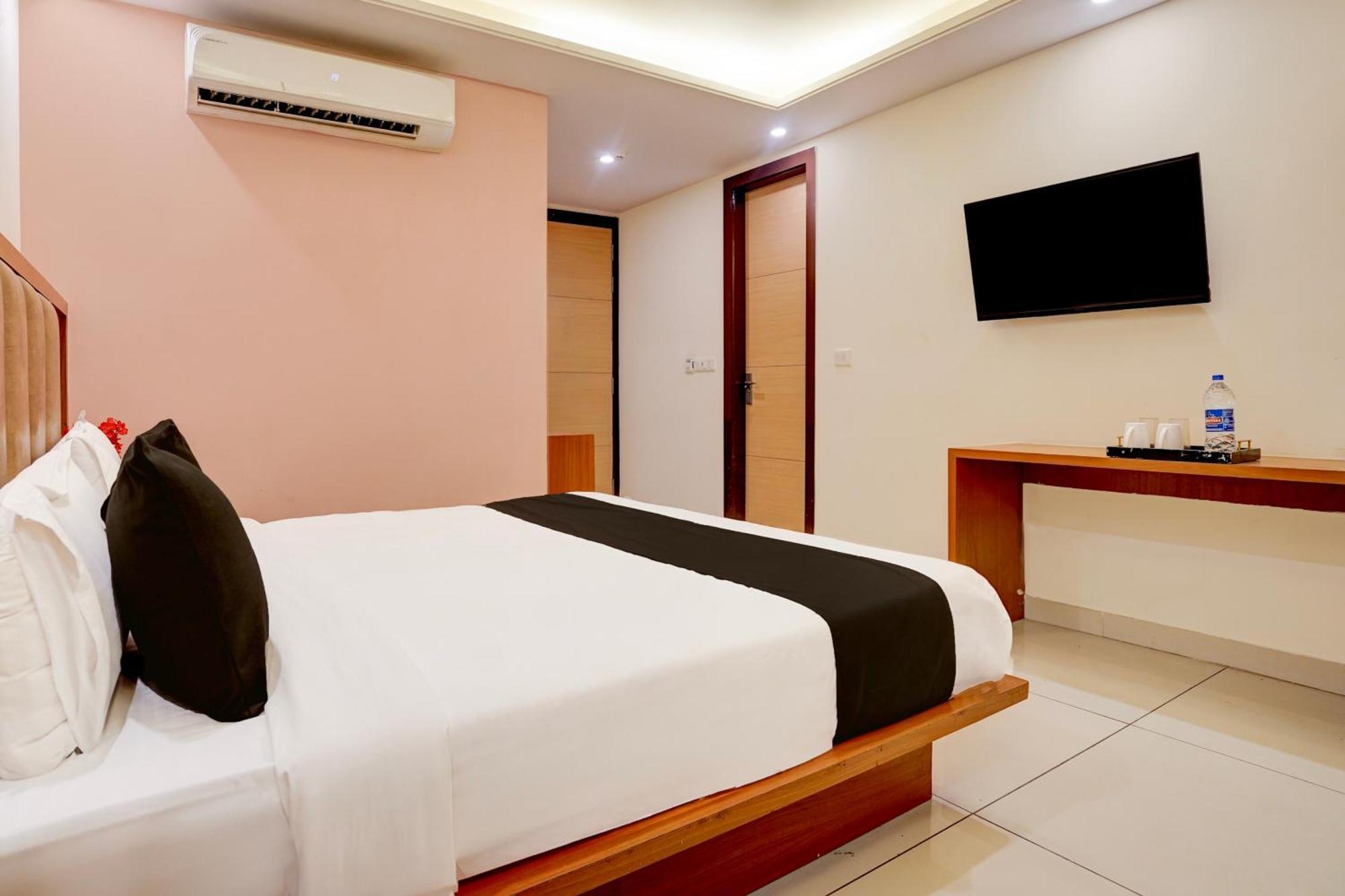 Super Townhouse Airport Road Delhi Hotel Ню Делхи Екстериор снимка