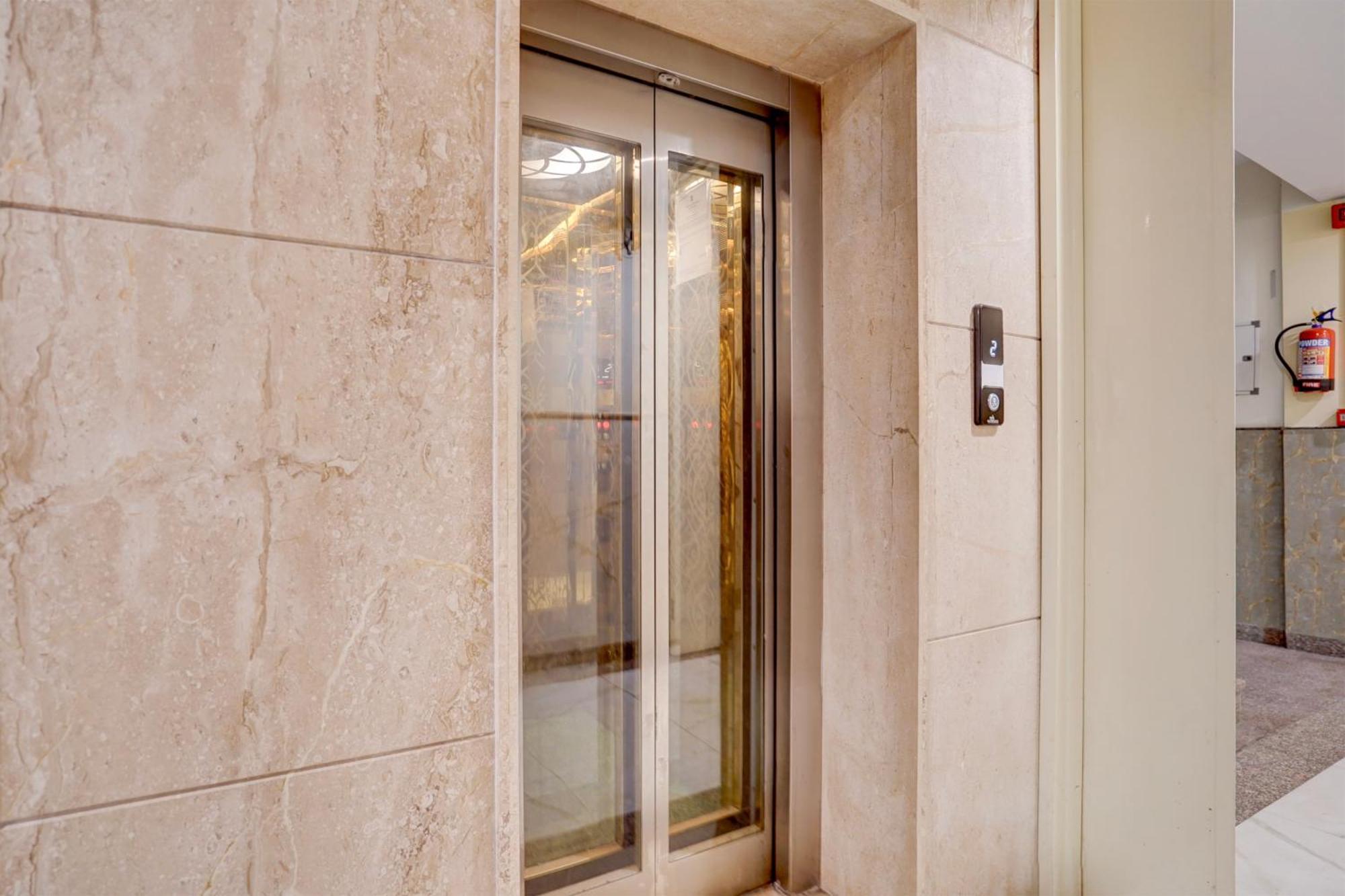 Super Townhouse Airport Road Delhi Hotel Ню Делхи Екстериор снимка